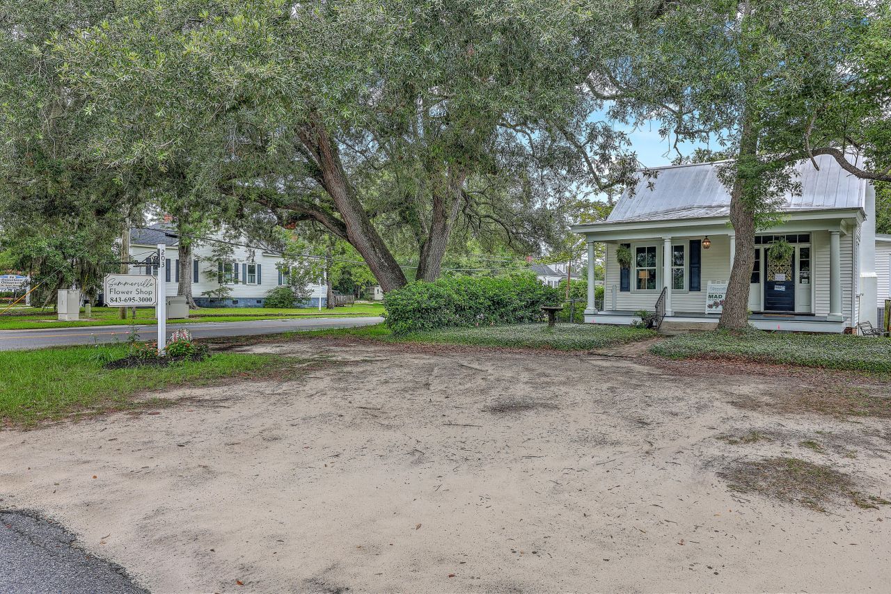 202 E 2nd North Street Photo 37