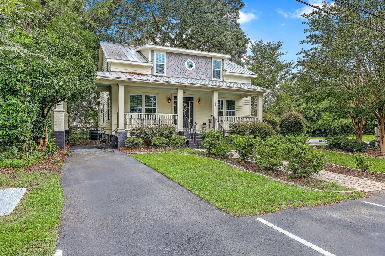 202 E 2nd North Street Photo 40