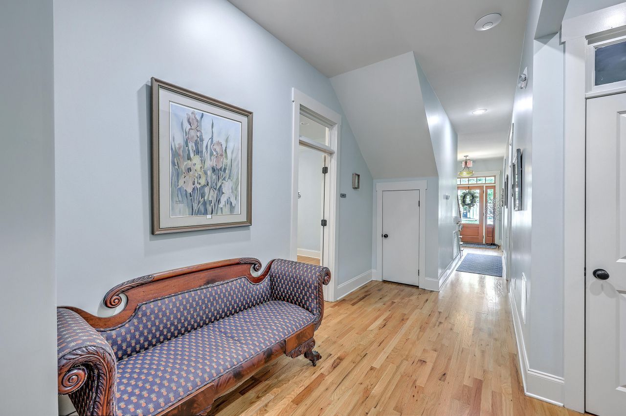 202 E 2nd North Street Photo 8