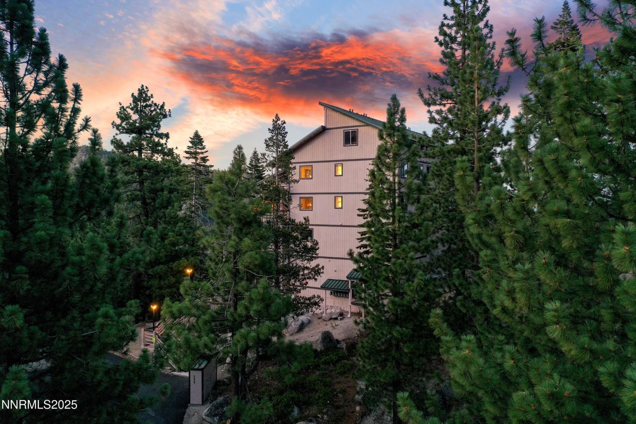 305 Galaxy Lane, Unit #3, Stateline, NV 89449 Photo