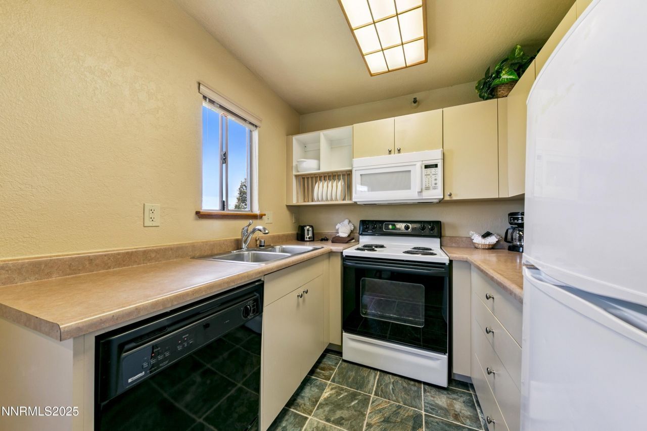 305 Galaxy Lane, Unit #3, Stateline, NV 89449 Photo