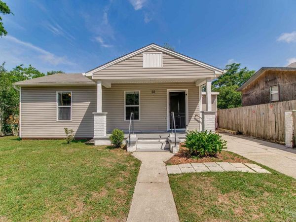 22 Gloucester Ave, Pensacola, FL 32505