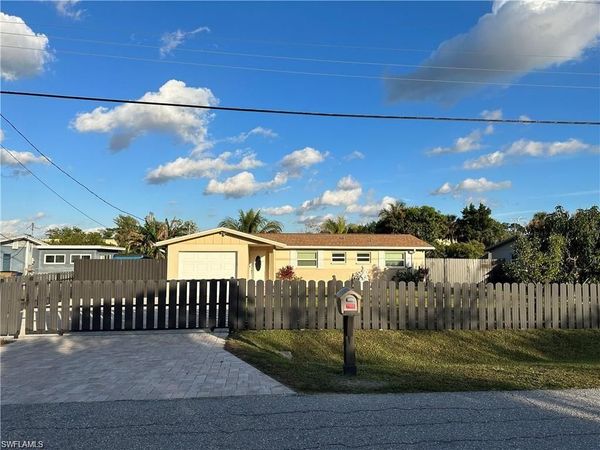 141 Schneider DR, FORT MYERS, FL 33905