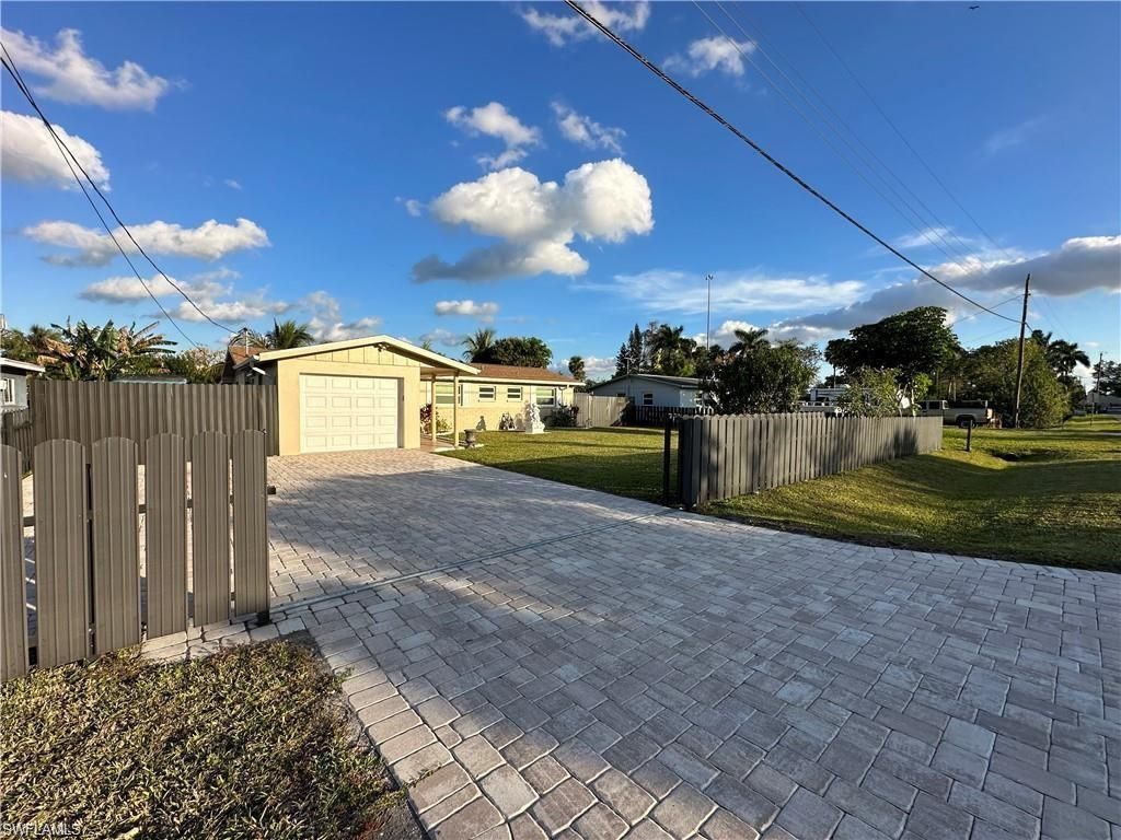 141 Schneider Dr, Fort Myers, FL 33905 Photo