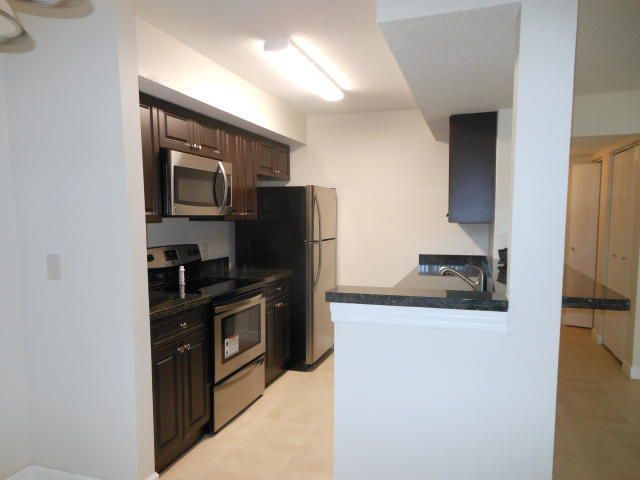 815 W Boynton Beach Boulevard, Unit 8-105, Boynton Beach, FL 33426 Photo