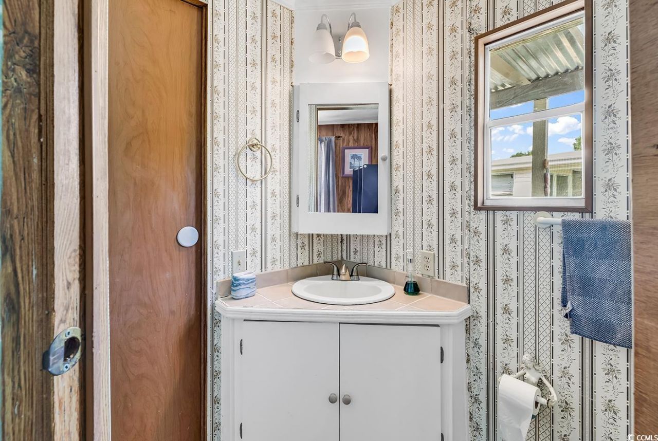 155 Ridgeway Loop Photo 17