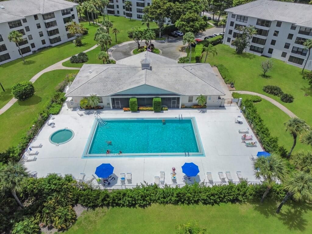 3520 Whitehall Drive, Unit 203, West Palm Beach, FL 33401 Photo