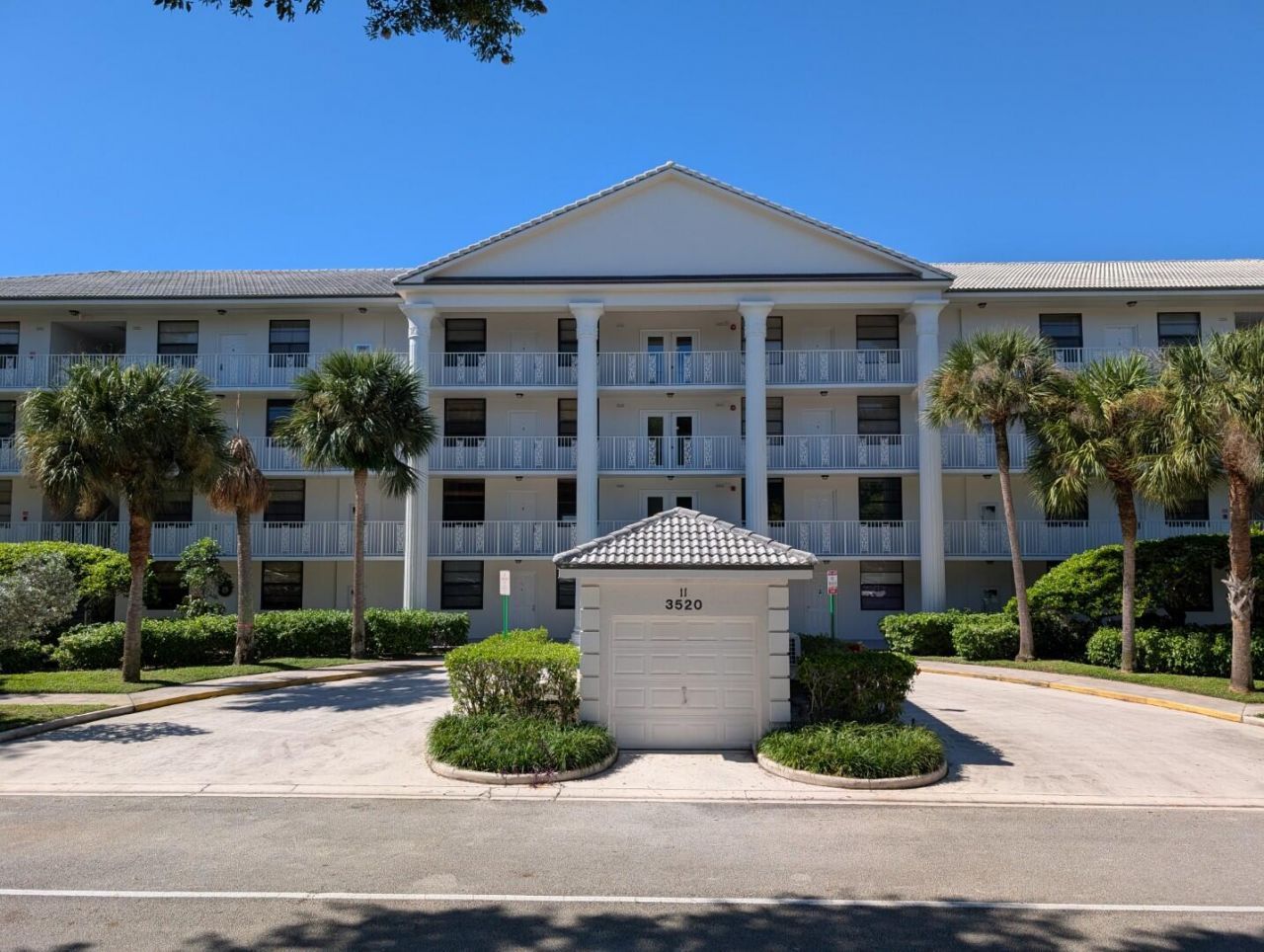 3520 Whitehall Drive, Unit 203, West Palm Beach, FL 33401 Photo