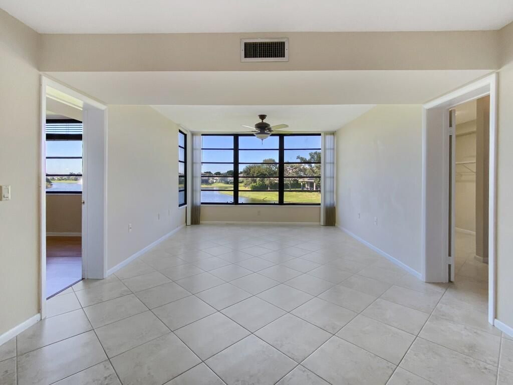 3520 Whitehall Drive, Unit 203, West Palm Beach, FL 33401 Photo