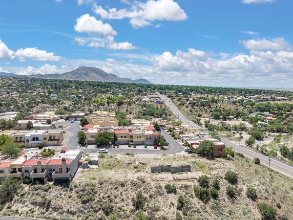 447 PINON CREEK Road SE, Albuquerque, NM 87123