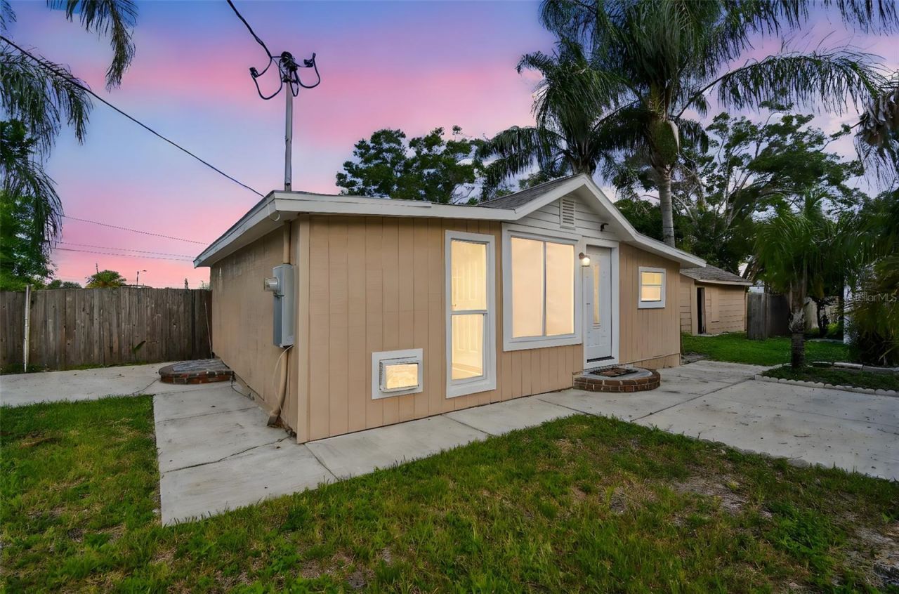 711 Smith Street, Clearwater, FL 33756 Main Photo