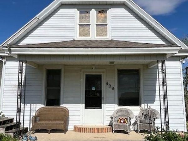 409 Lehnen Street, Norway, IA 52318
