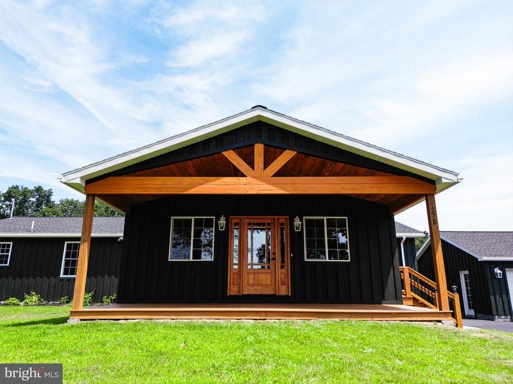 275 N MIDDLETON ROAD, CARLISLE, PA 17013