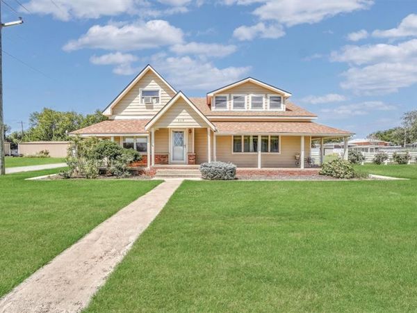 519 S Oak Avenue, Erick, OK 73645