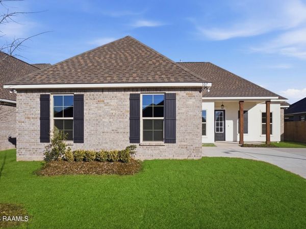 107 Fairdale Drive, Youngsville, LA 70592
