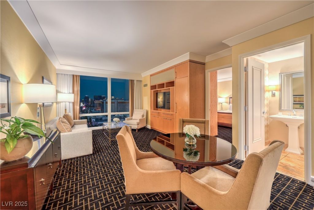 2000 Fashion Show Drive, Las Vegas, NV 89109