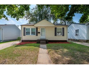 11330 Chalmers Avenue, Warren, MI 48089