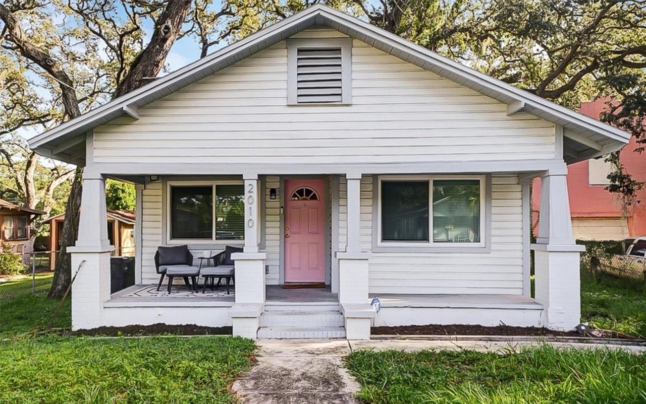 2010 E Ida Street, Tampa, FL 33610 Main Photo