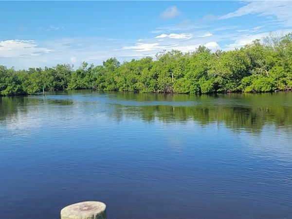 4749 Tahiti DR, BONITA SPRINGS, FL 34134