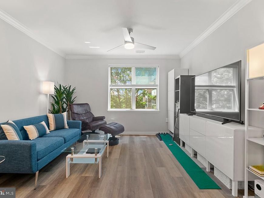 23 Pierside Drive, Unit 326, Baltimore, MD 21230 Main Photo