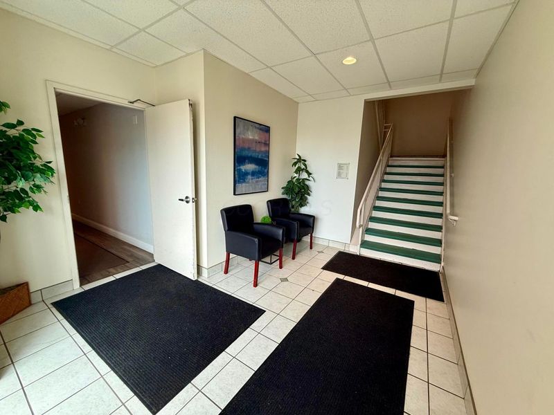 1170 Old Henderson Road, Unit 220, Columbus, OH 43220 Photo 5