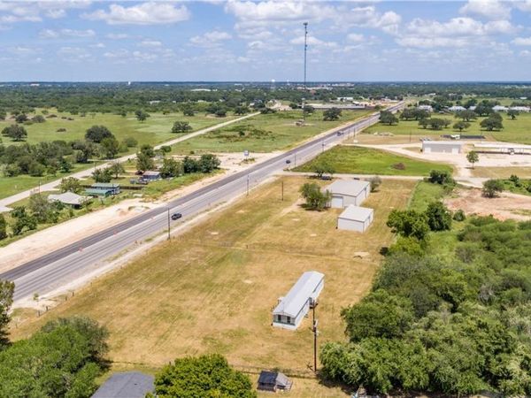 54 Bubba Palmer Road, Cuero, TX 77954