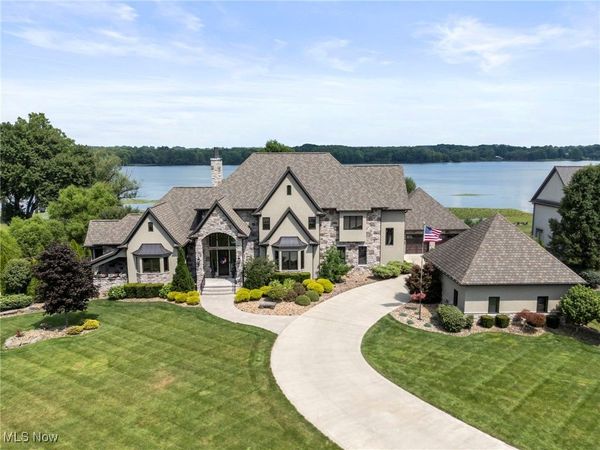 455 Via Avellino Street, North Lima, OH 44452