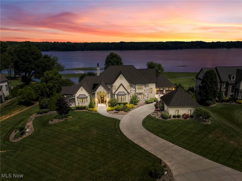 455 Via Avellino Street, North Lima, OH 44452 Photo 2