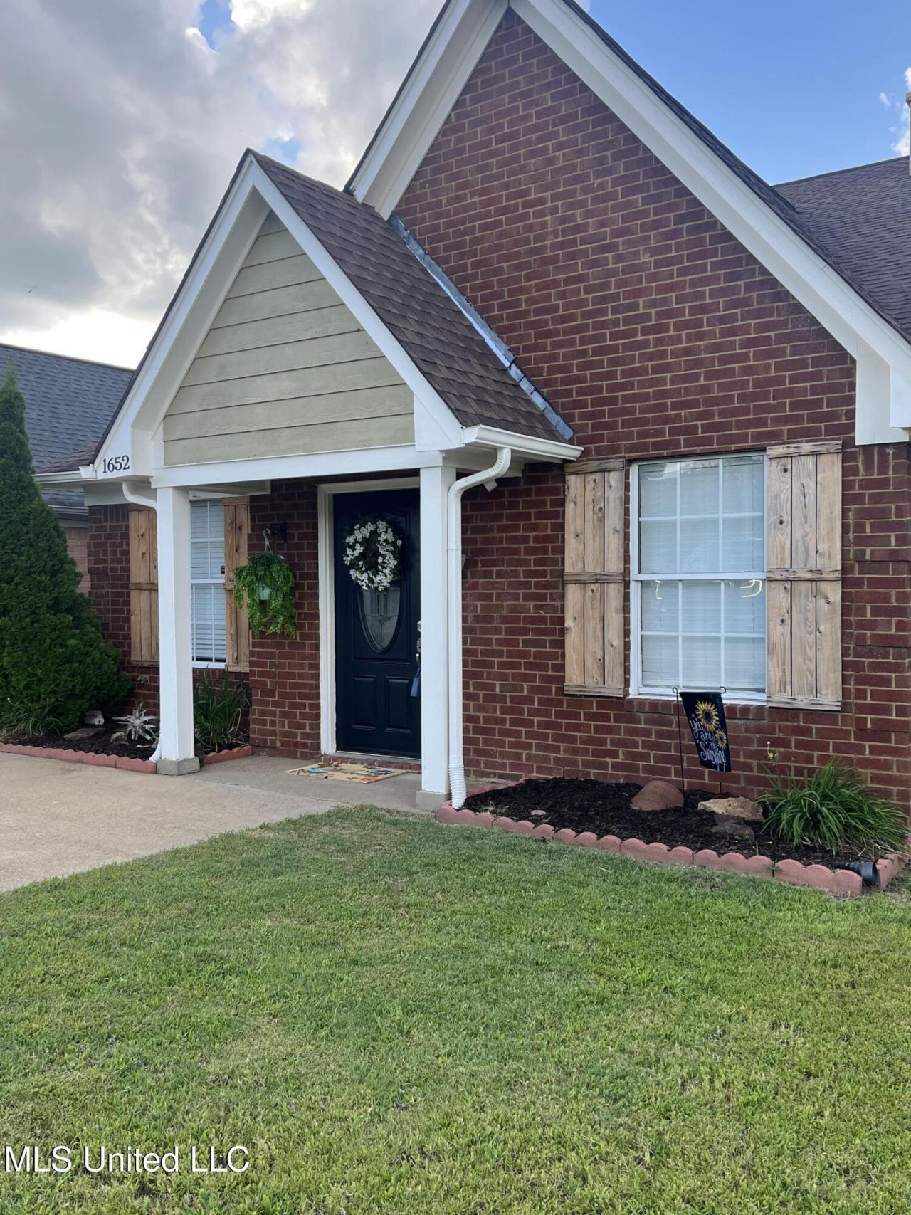 1652 Thomas Street, Horn Lake, MS 38637 Main Photo