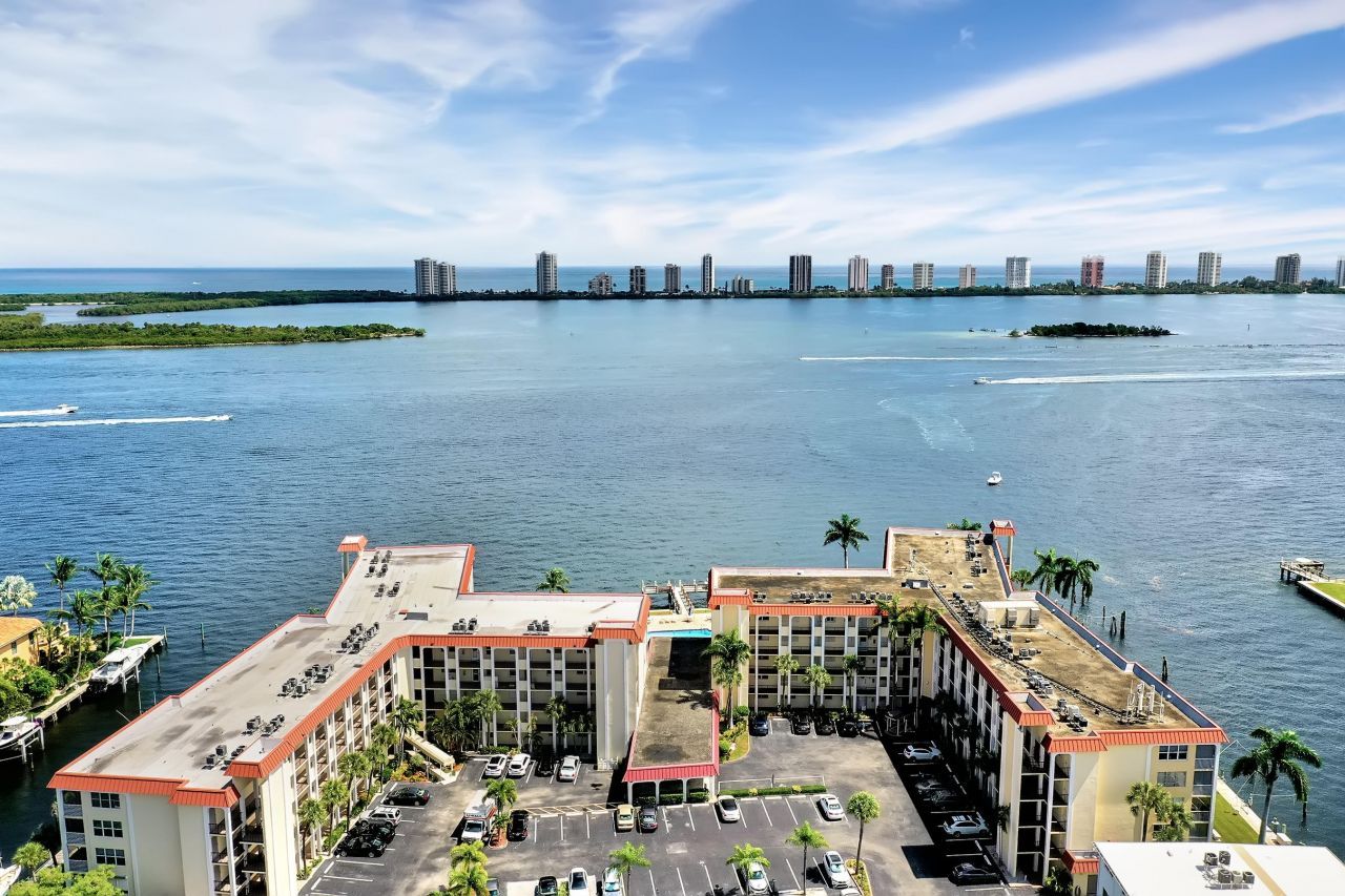100 Paradise Harbour Boulevard, Unit 408, North Palm Beach, FL 33408 Photo