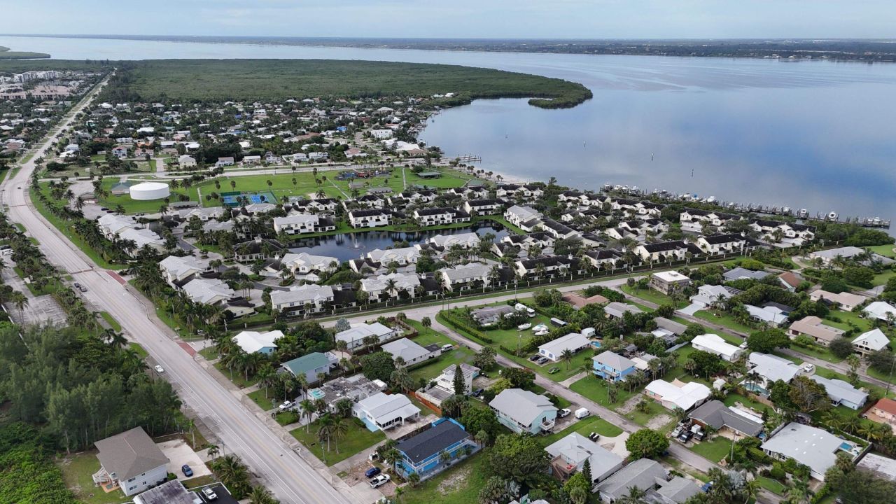 1115 S Ocean Drive, Unit 3, Fort Pierce, FL 34949 Photo