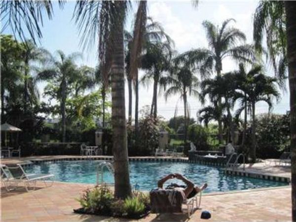 1721 Village 303 Boulevard, Unit 303, West Palm Beach, FL 33409