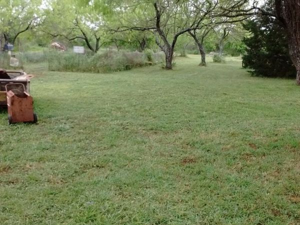 250 Private Road 6620, Devine, TX 78016