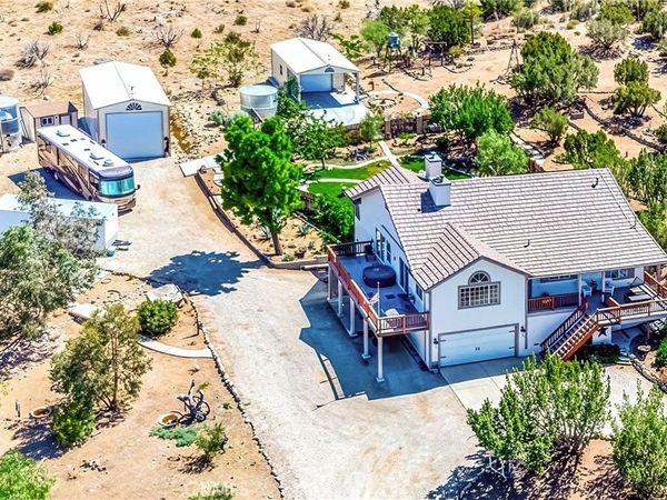 11720 Honeybee Lane, Juniper Hills, CA 93543