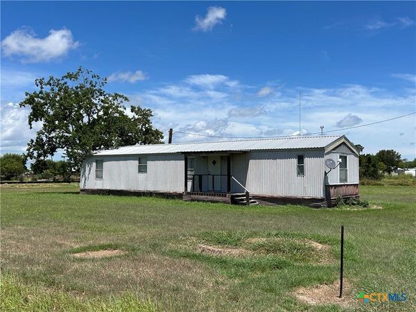 204 N 4th Street , Seadrift, TX 77983