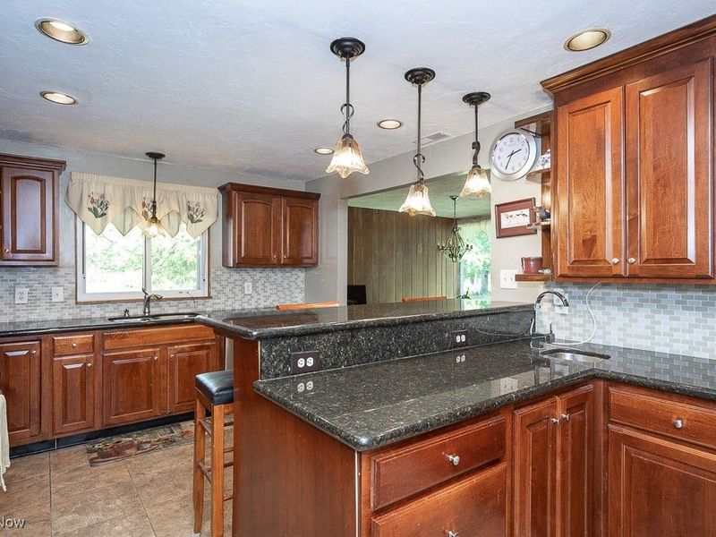 7547 N Linden Lane, Cleveland, OH 44130 Photo 14