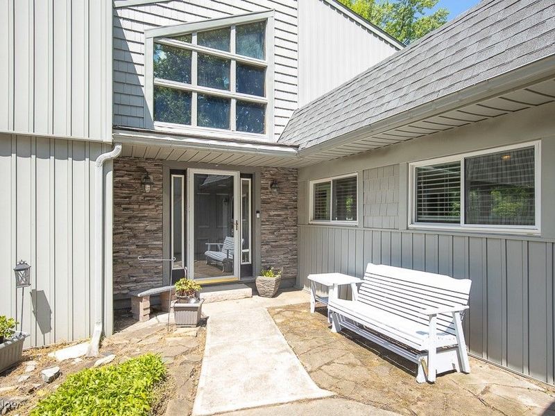 7547 N Linden Lane, Cleveland, OH 44130 Photo 2