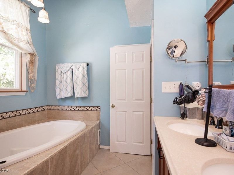 7547 N Linden Lane, Cleveland, OH 44130 Photo 30