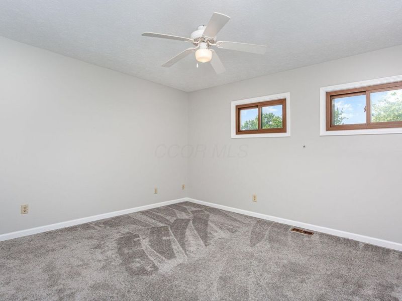 1855 E Choctaw Drive, London, OH 43140 Photo 14