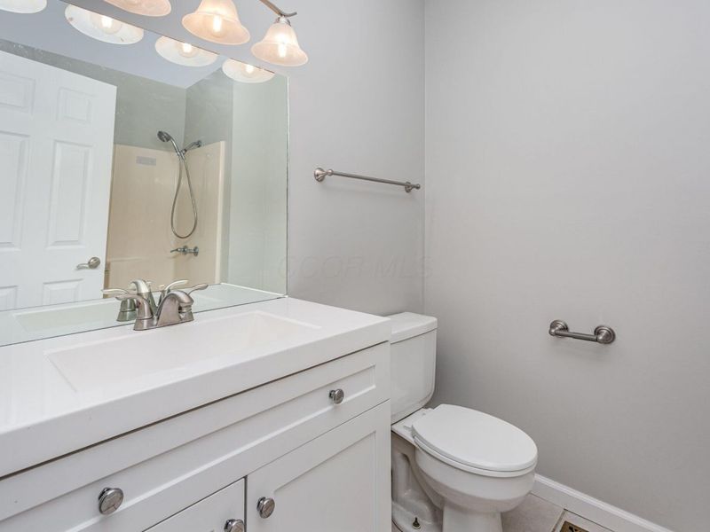 1855 E Choctaw Drive, London, OH 43140 Photo 15