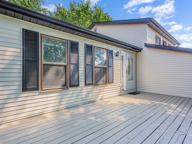 1855 E Choctaw Drive, London, OH 43140 Photo 2