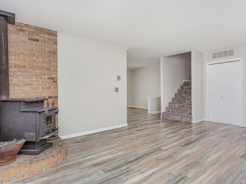 1855 E Choctaw Drive, London, OH 43140 Photo 3