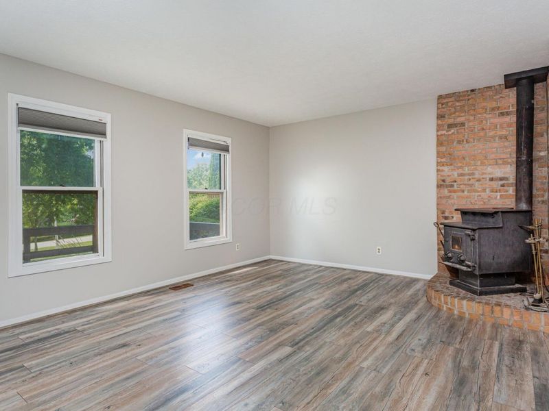 1855 E Choctaw Drive, London, OH 43140 Photo 4