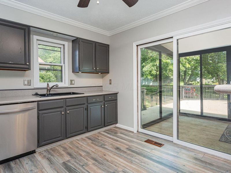 1855 E Choctaw Drive, London, OH 43140 Photo 6