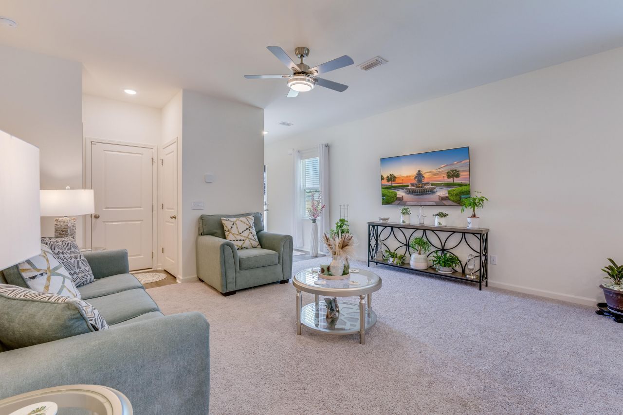 256 Phoenix Drive Photo 10