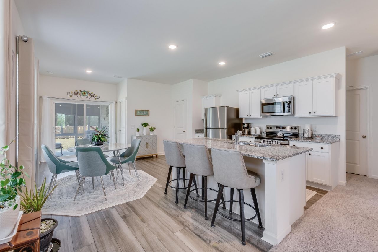 256 Phoenix Drive Photo 11