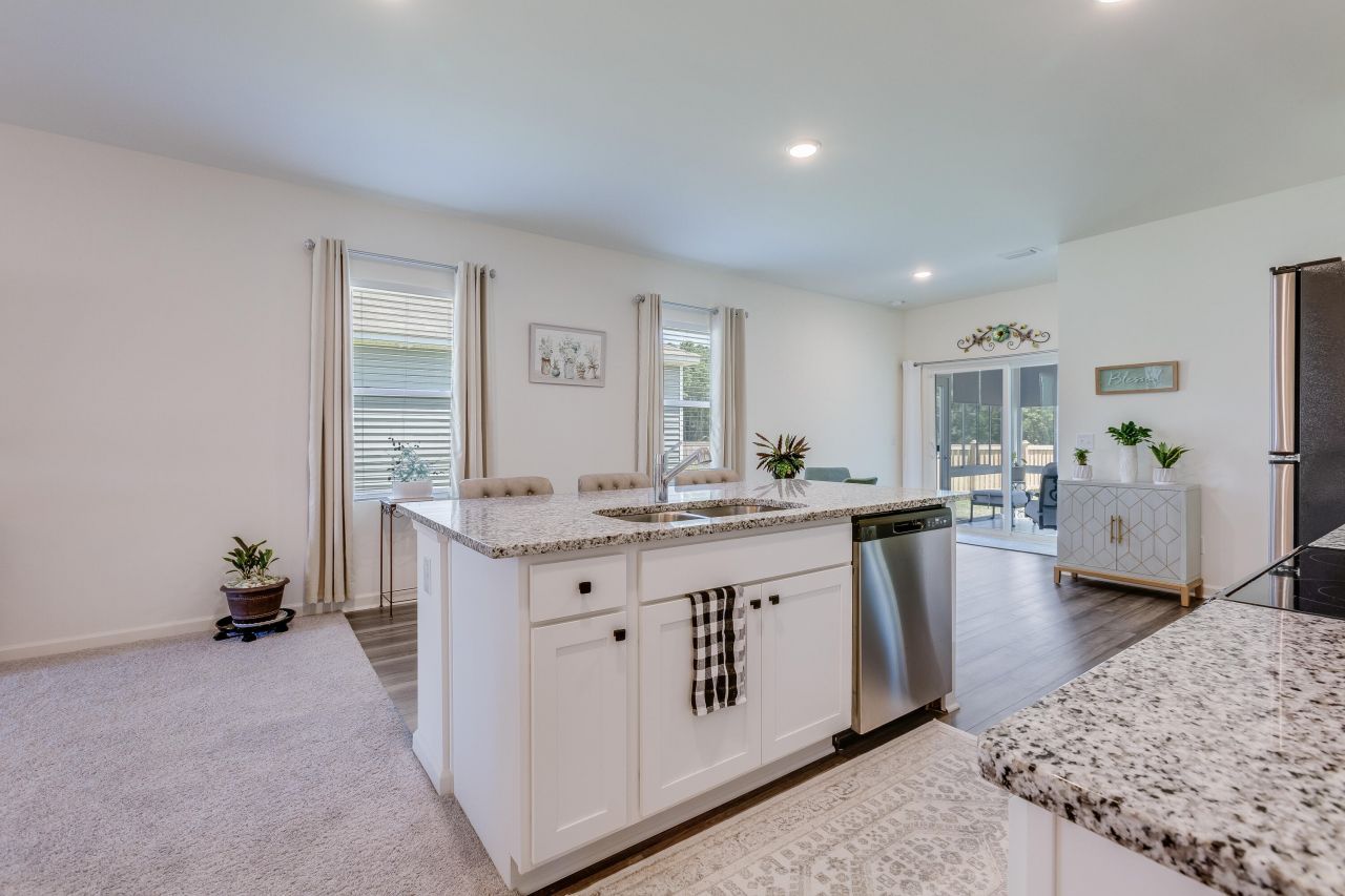 256 Phoenix Drive Photo 12