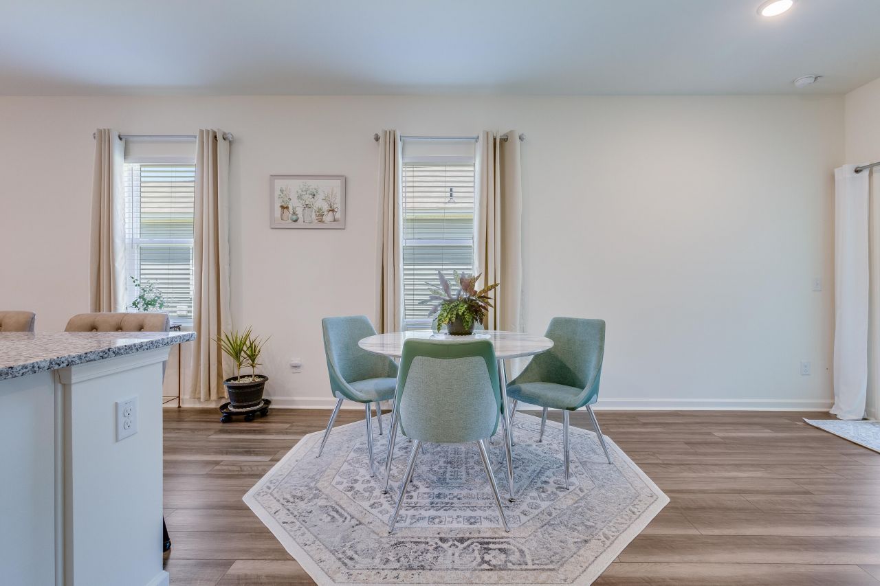 256 Phoenix Drive Photo 13