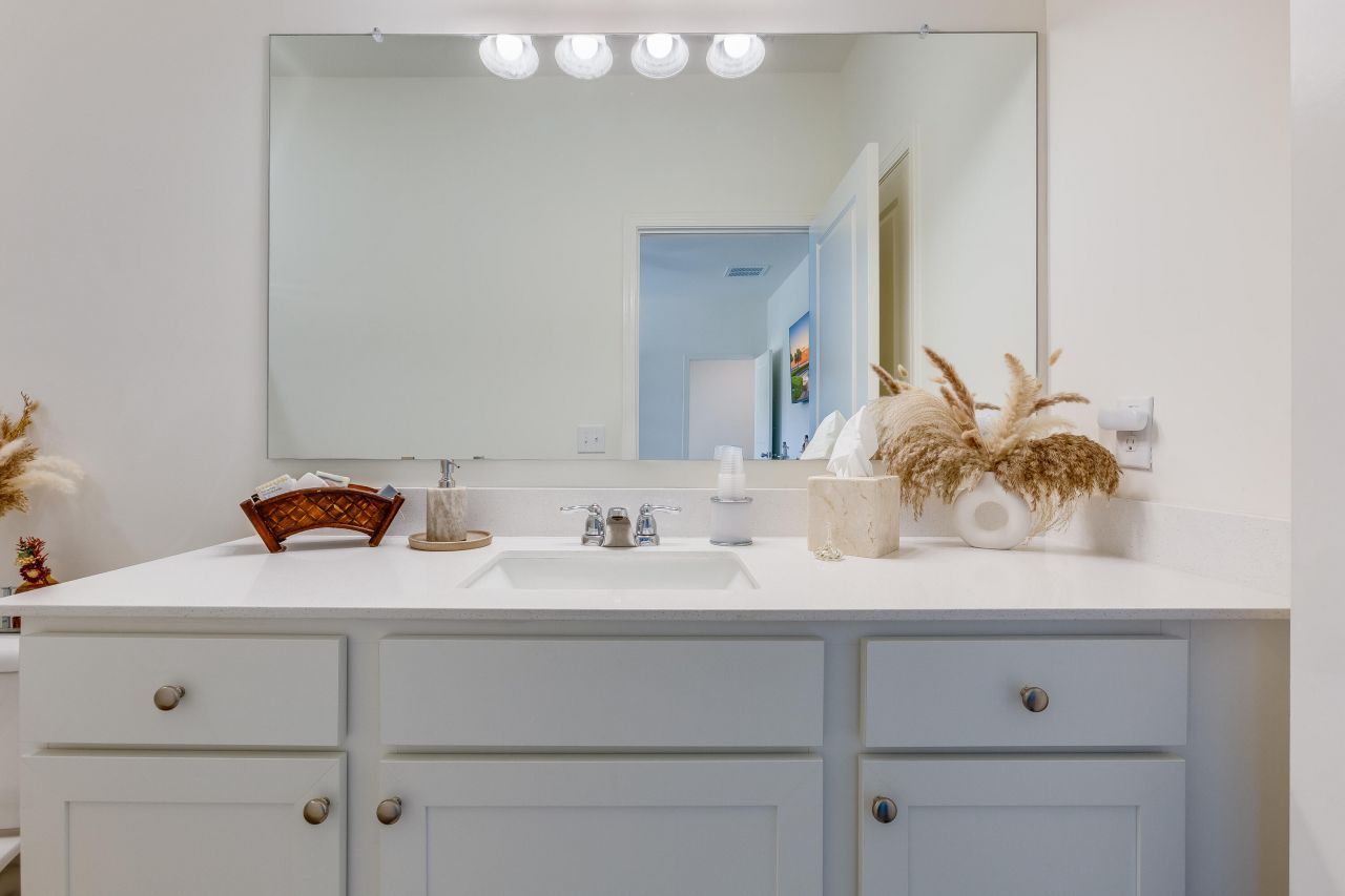 256 Phoenix Drive Photo 16