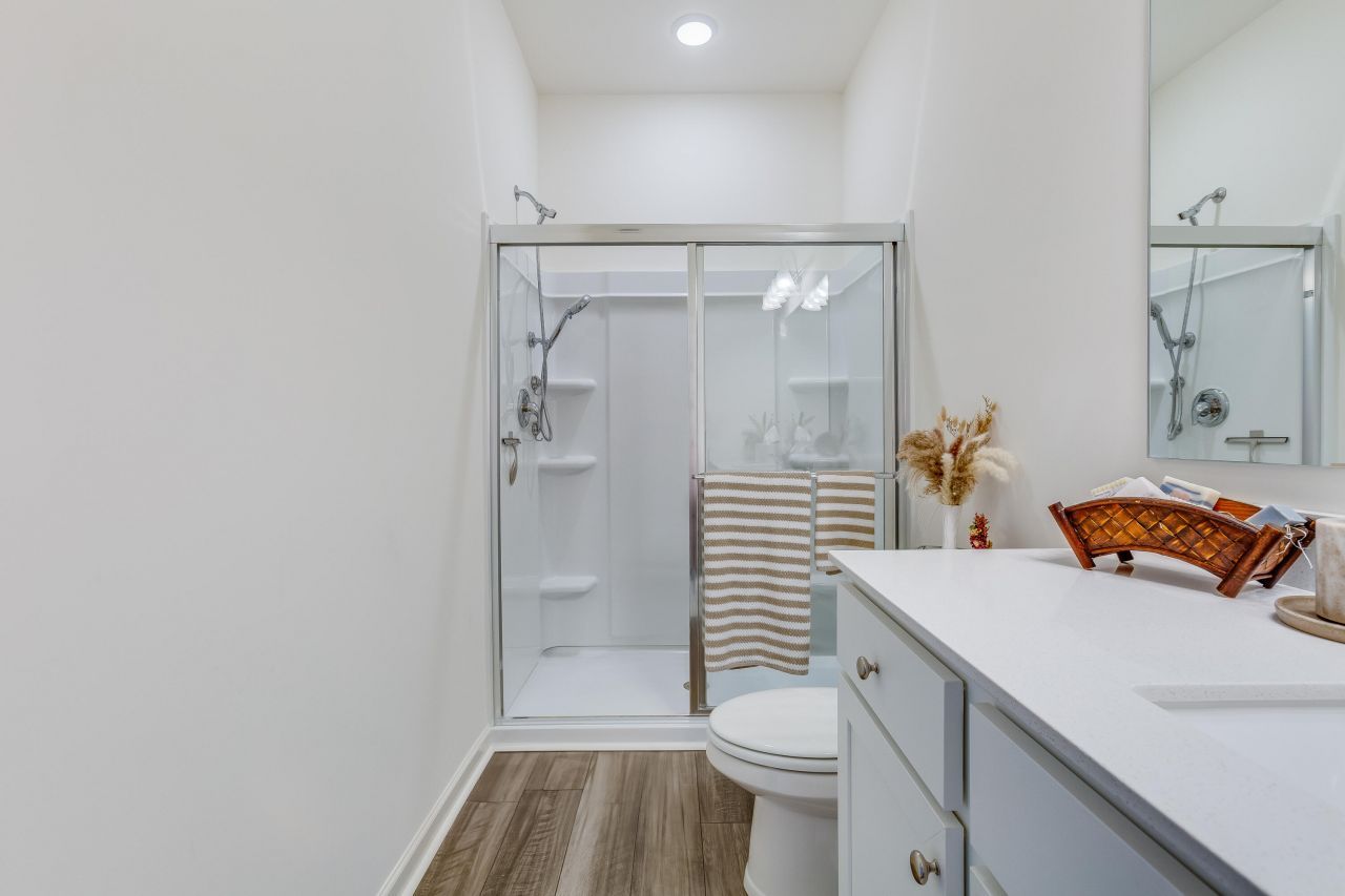 256 Phoenix Drive Photo 17